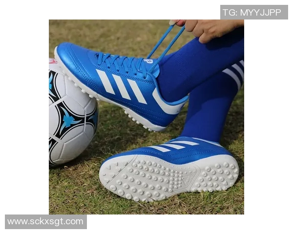 适合11岁男孩的儿童足球鞋推荐舒适耐磨助力足球梦想